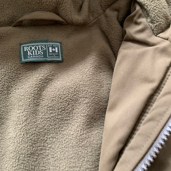 ROOTS kids winter jacket size:S for kids at age:9-10yrs - Picture 2 of 3